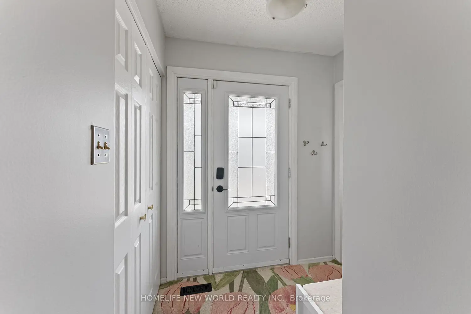 1445 Aldersbrook Road photo 3
