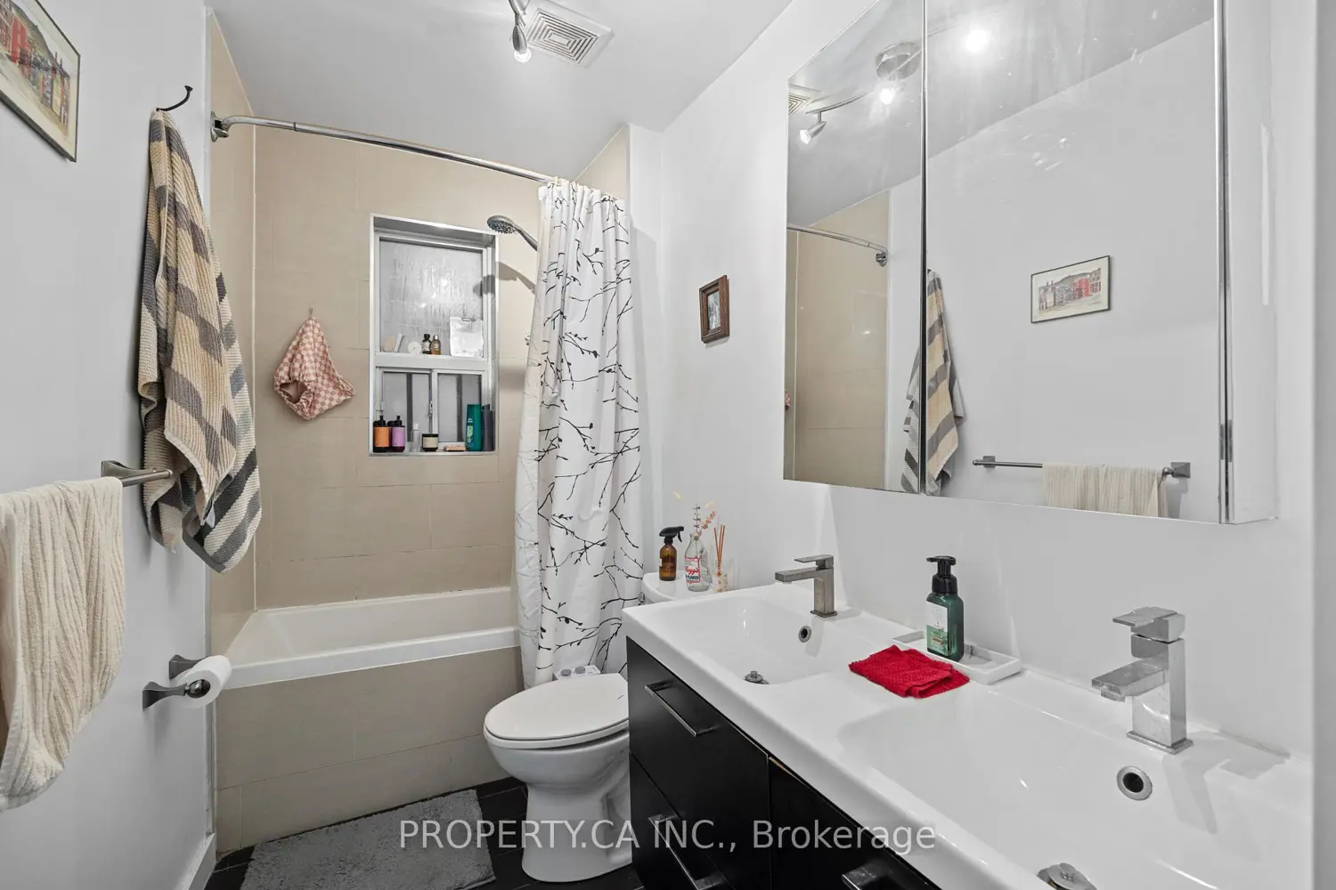 396 Roxton Road photo 4