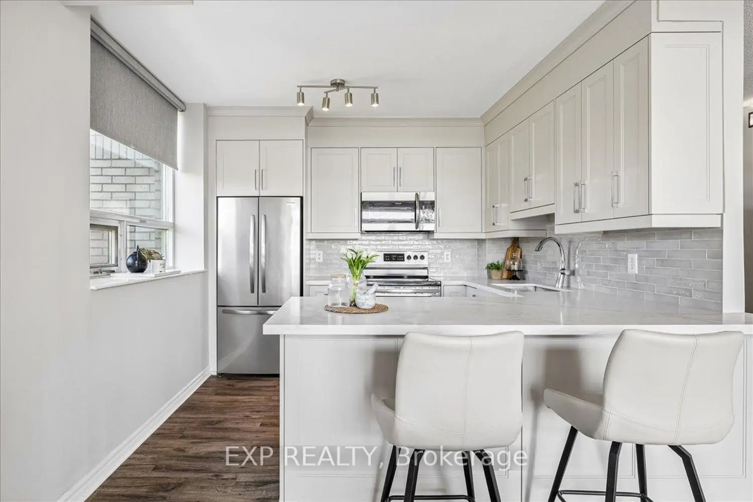 200 Burnhamthorpe Road 708 photo 3