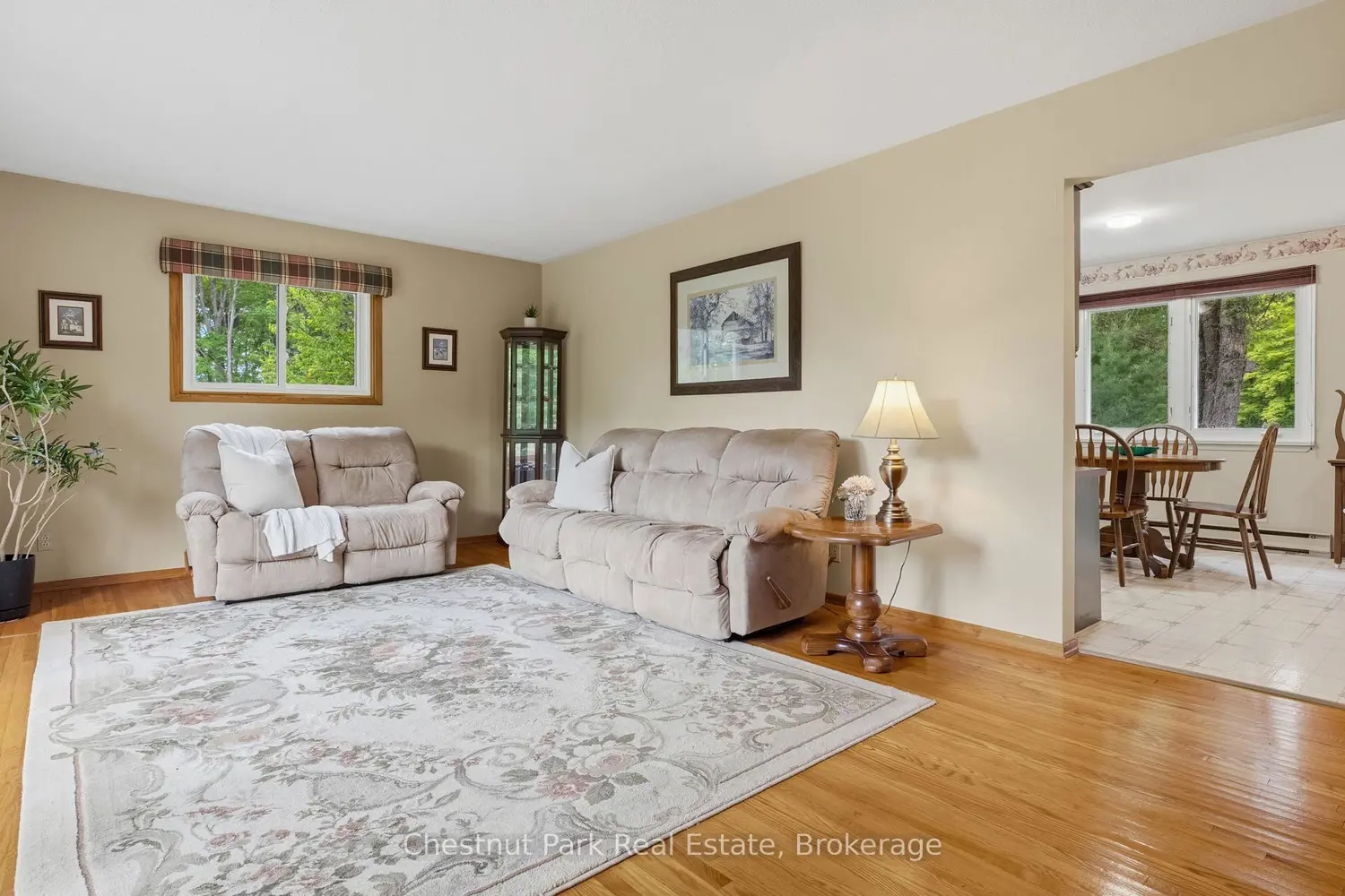 379 Gables Road photo 2