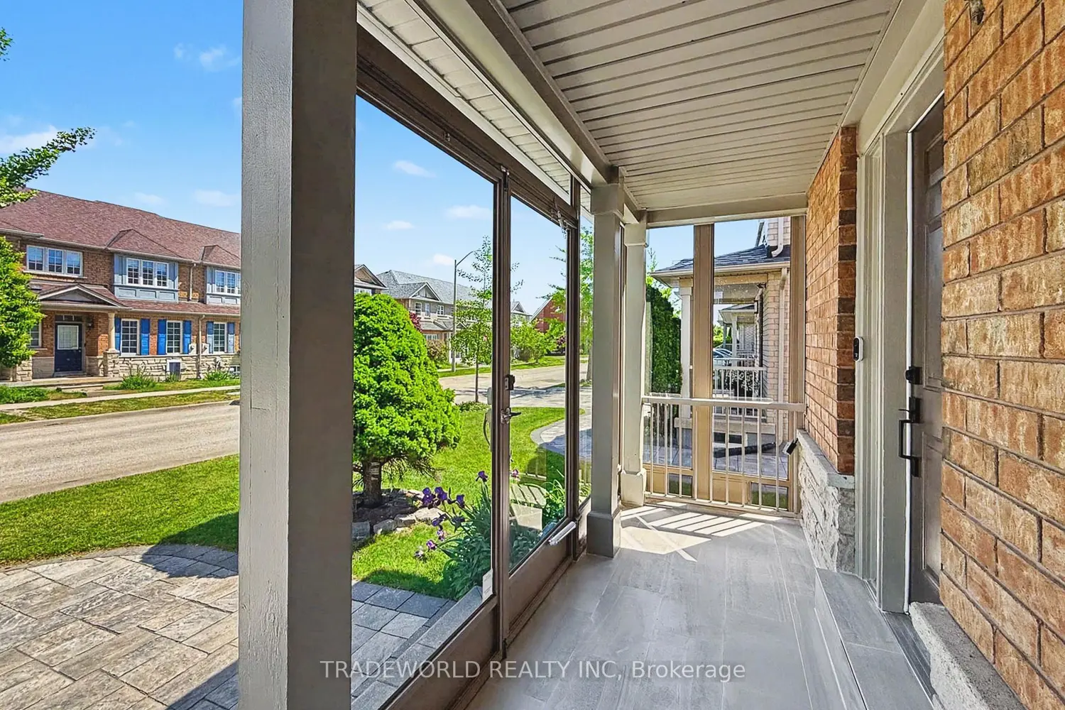 25 Bassett Avenue photo 2