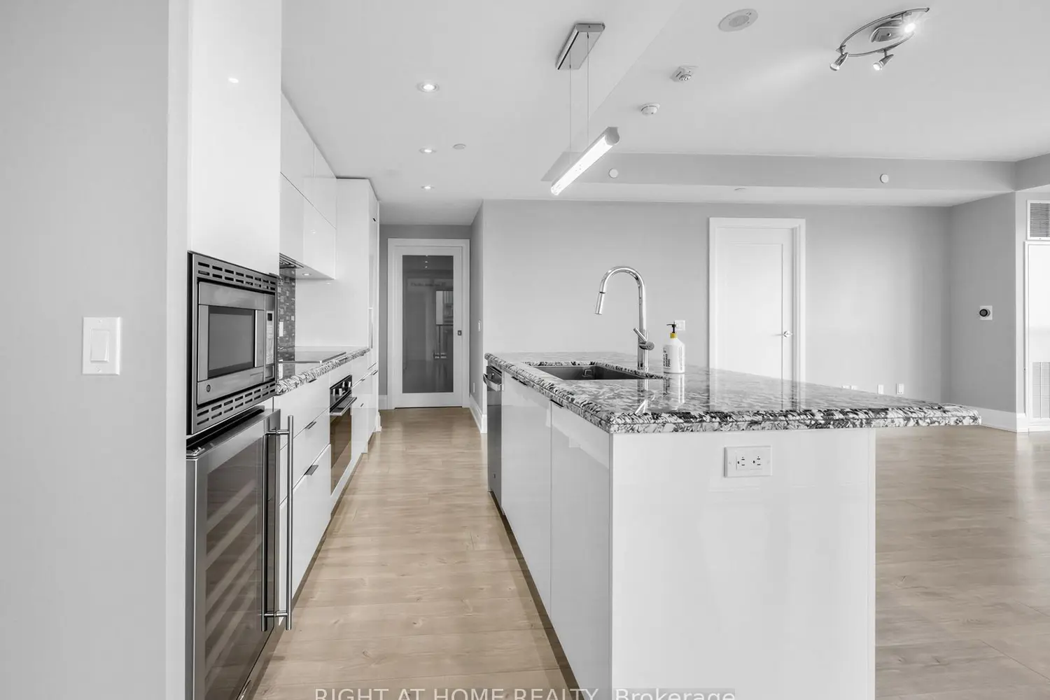 110 Marine Parade Drive 703 photo 2