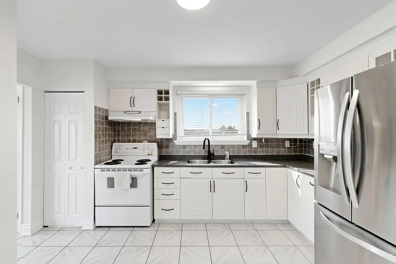 33 Danesbury Crescent photo 4