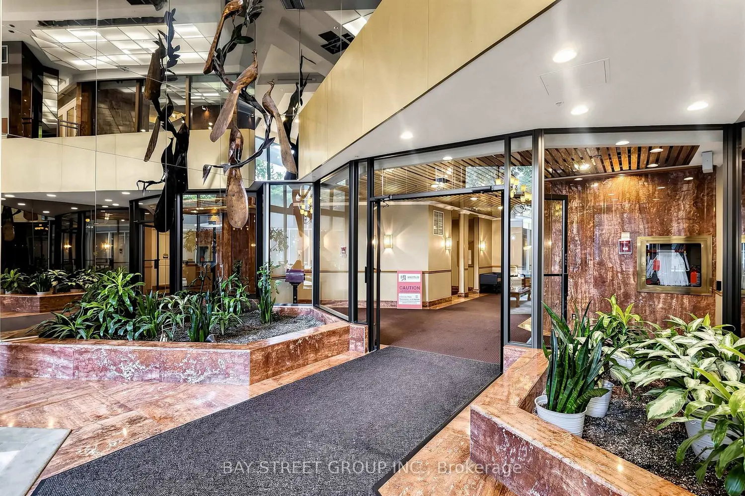 85 Skymark Drive 2305