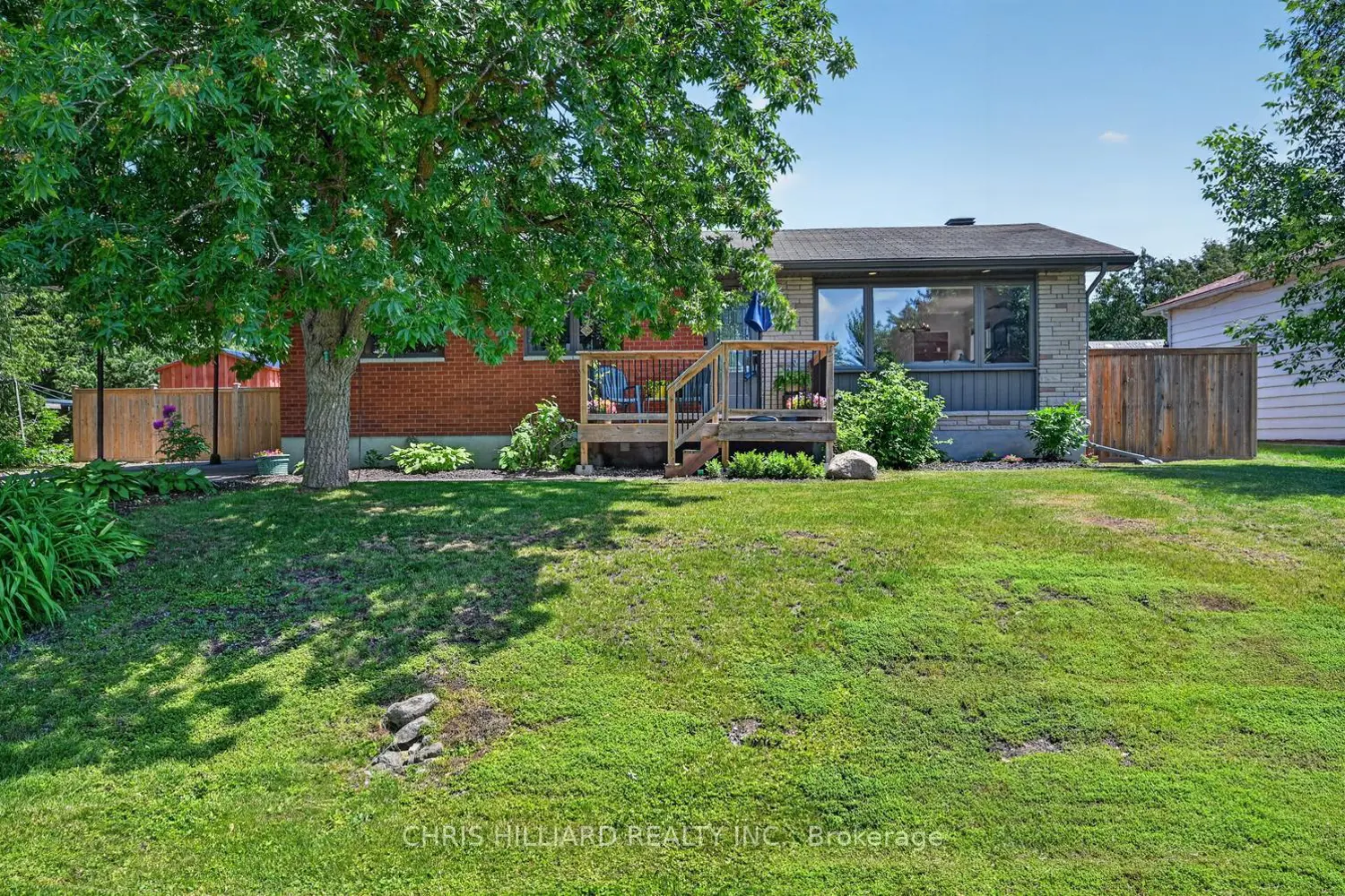 5277 Hillcrest Drive photo 2