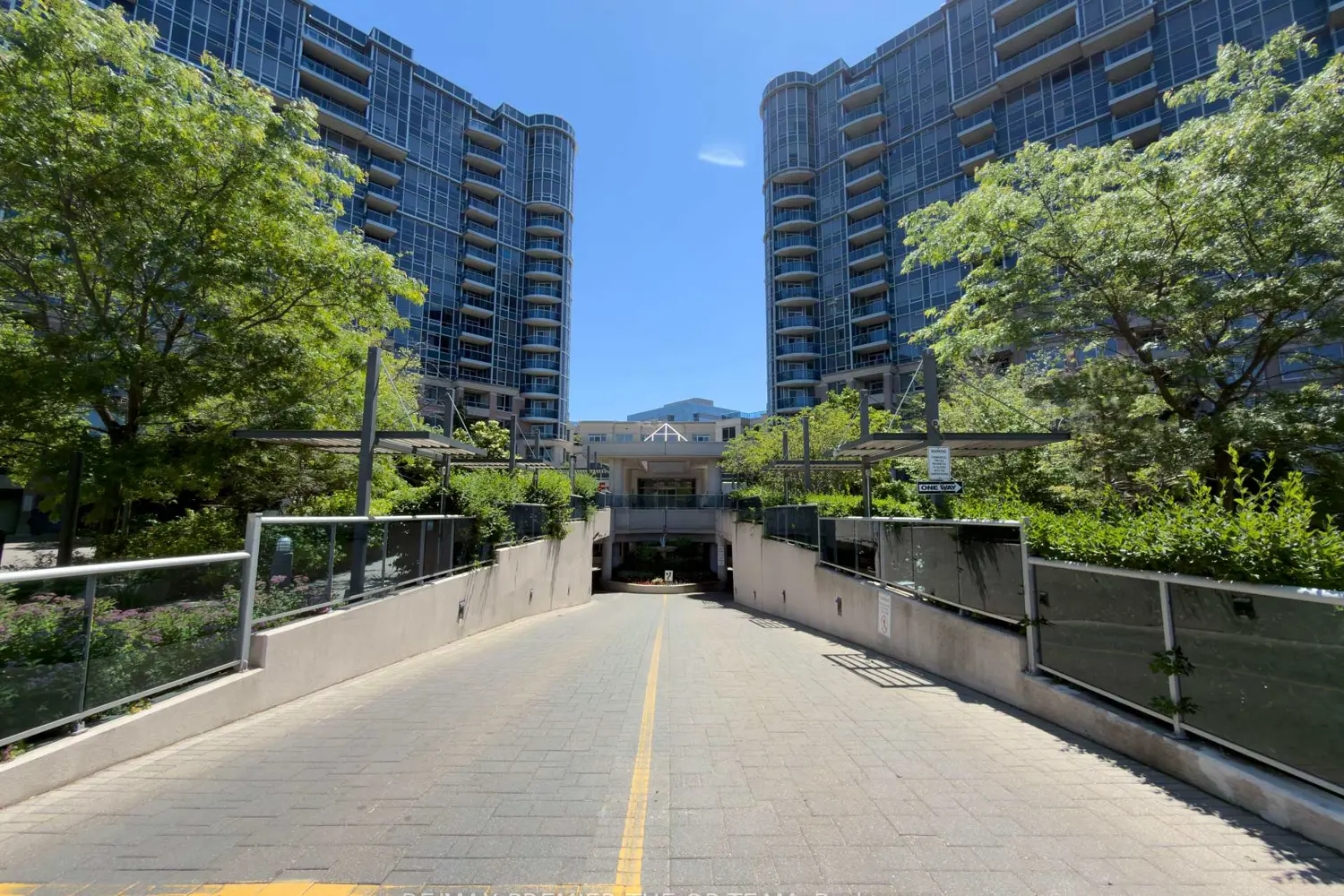 23 Cox Boulevard 1077 photo 2