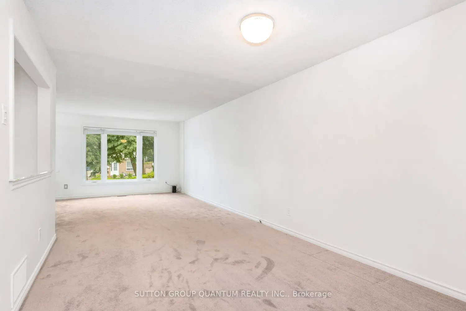 2363 Holyhead Drive photo 5