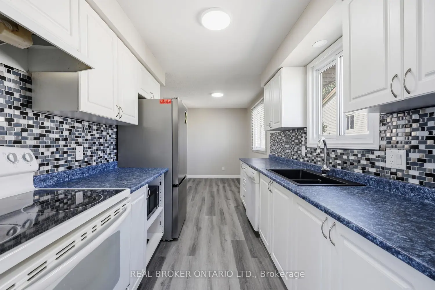 42 Terrace Avenue photo 4