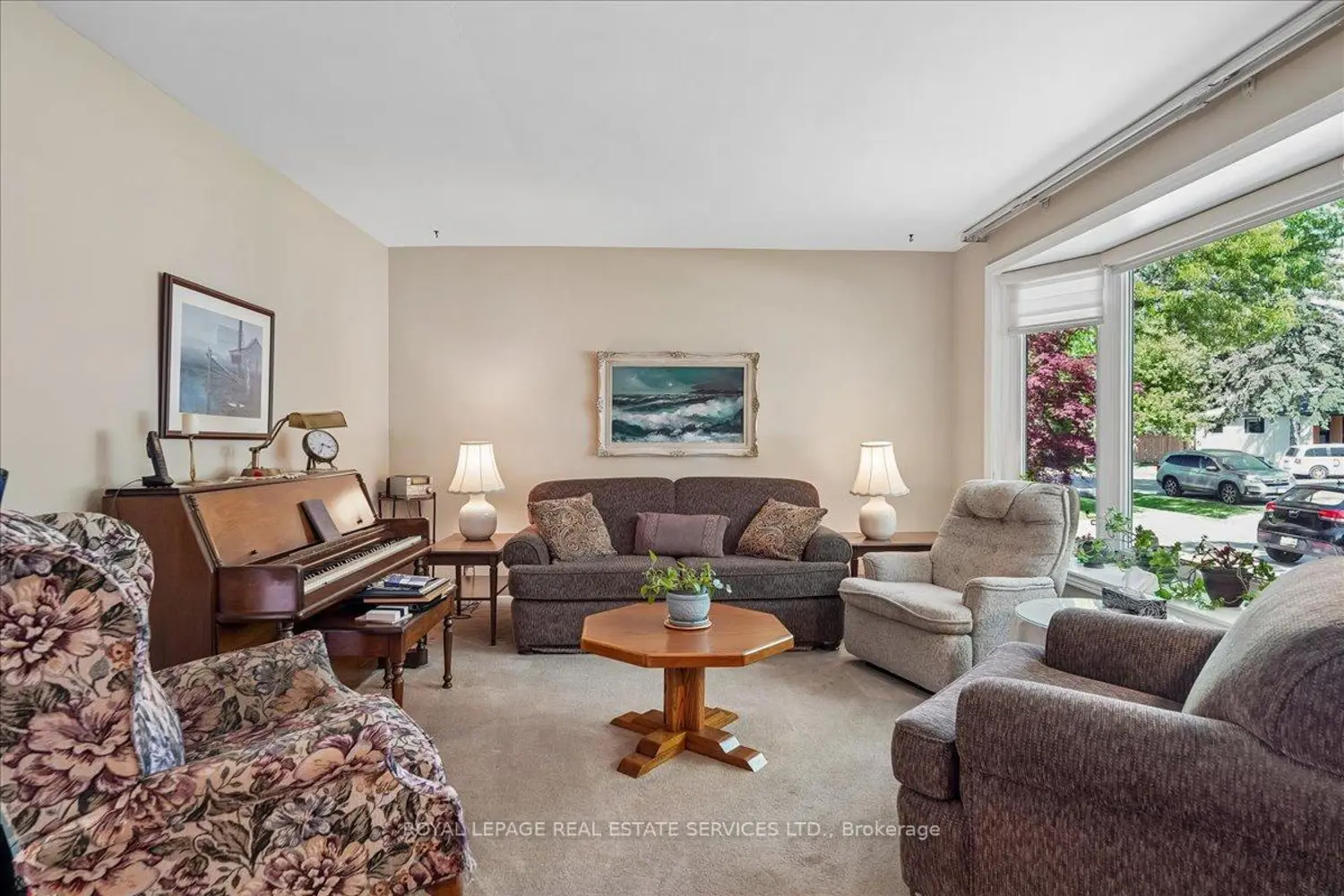 1309 Warwick Avenue photo 2