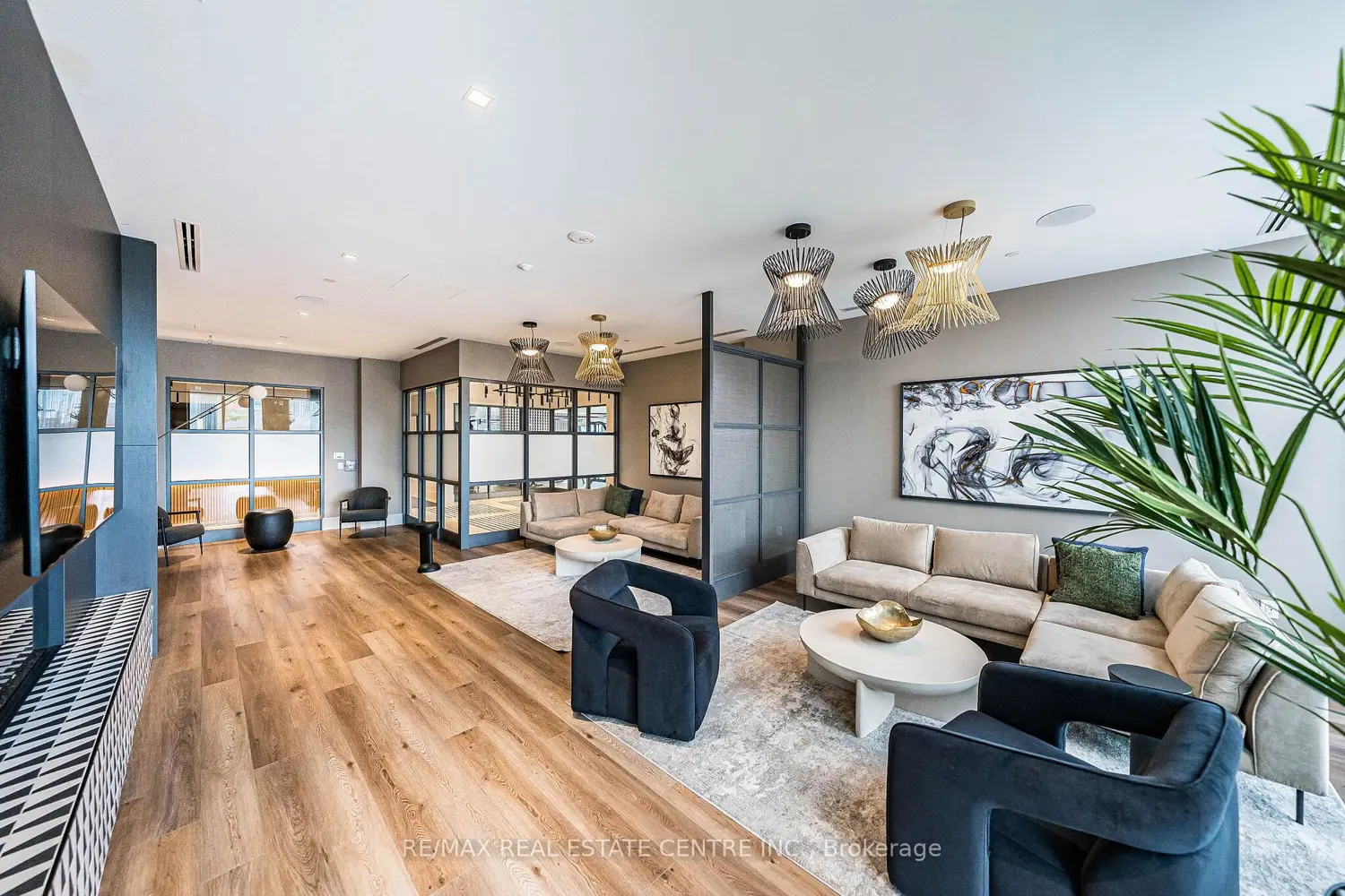 2545 Simcoe St N 2401 photo 3