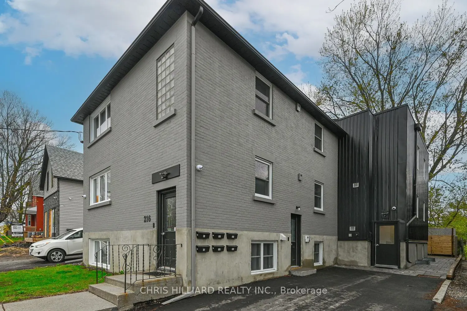 216 Mcarthur Avenue photo 2