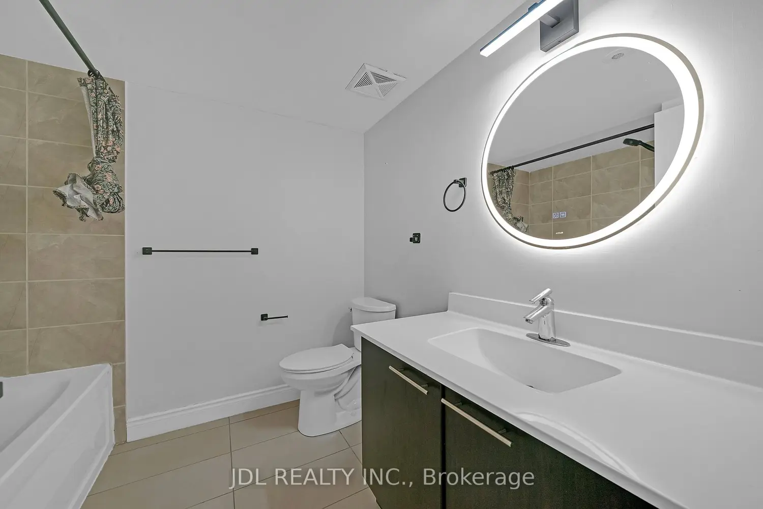 25 Galleria Parkway photo 4