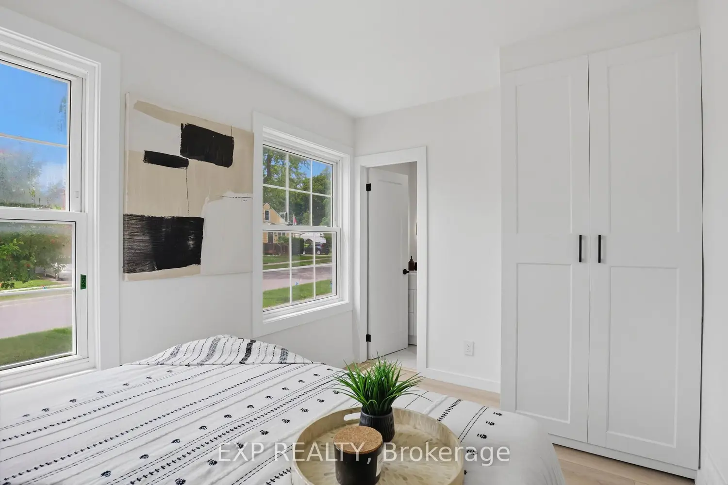 134 Sterling Street photo 4
