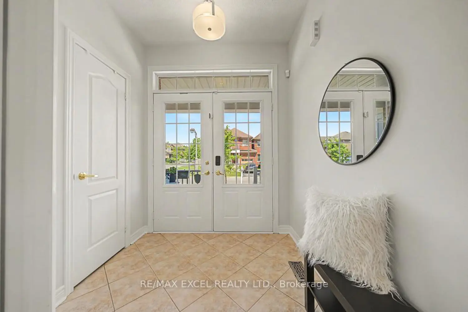 33 Brown Lane photo 2
