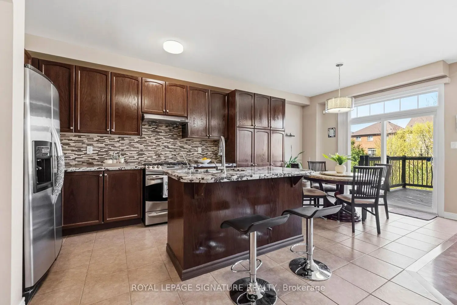 476 Nairn Circle photo 4