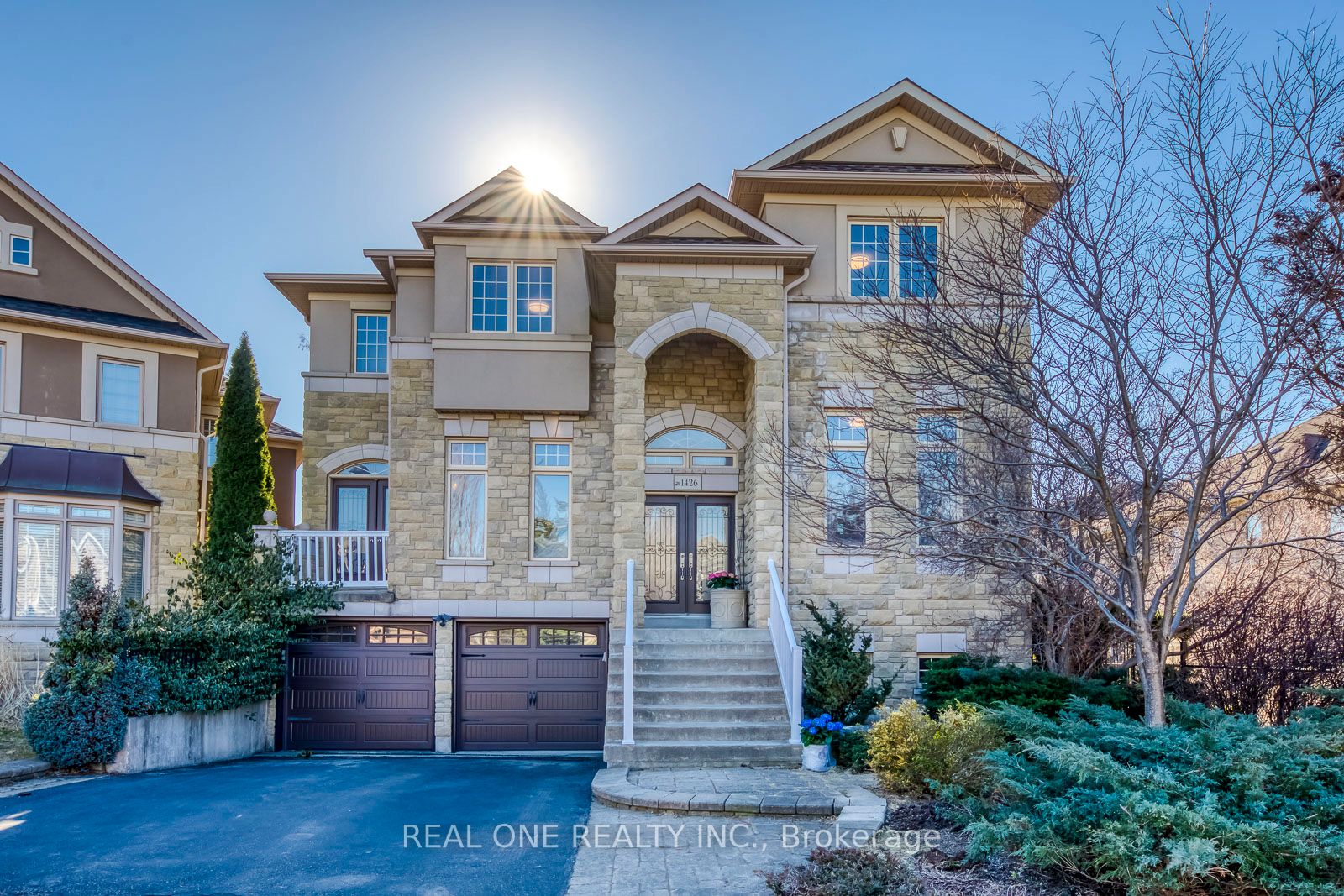 1426 Redwing Court, Oakville, ON, L6M 5E6