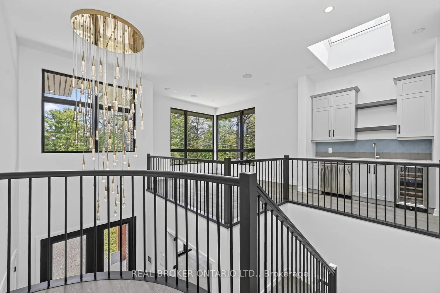 2068 Richmond Road photo 5