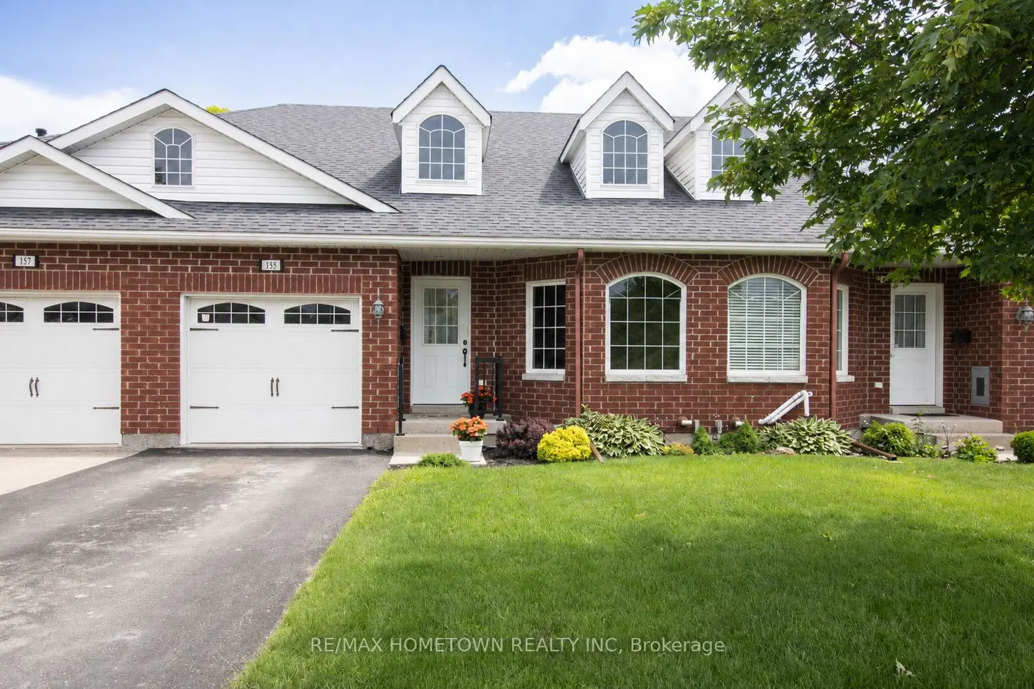 155 Steacy Gardens