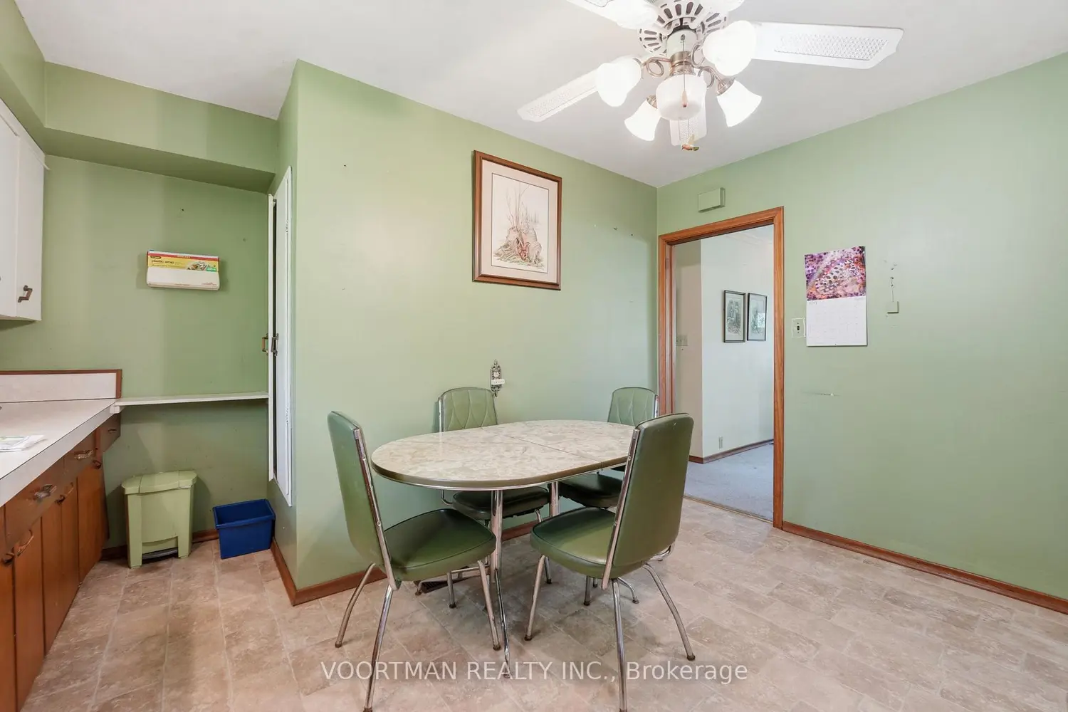 12 Kew Court photo 2