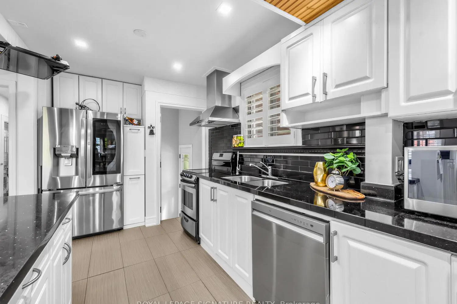 67 Ellington Drive photo 5