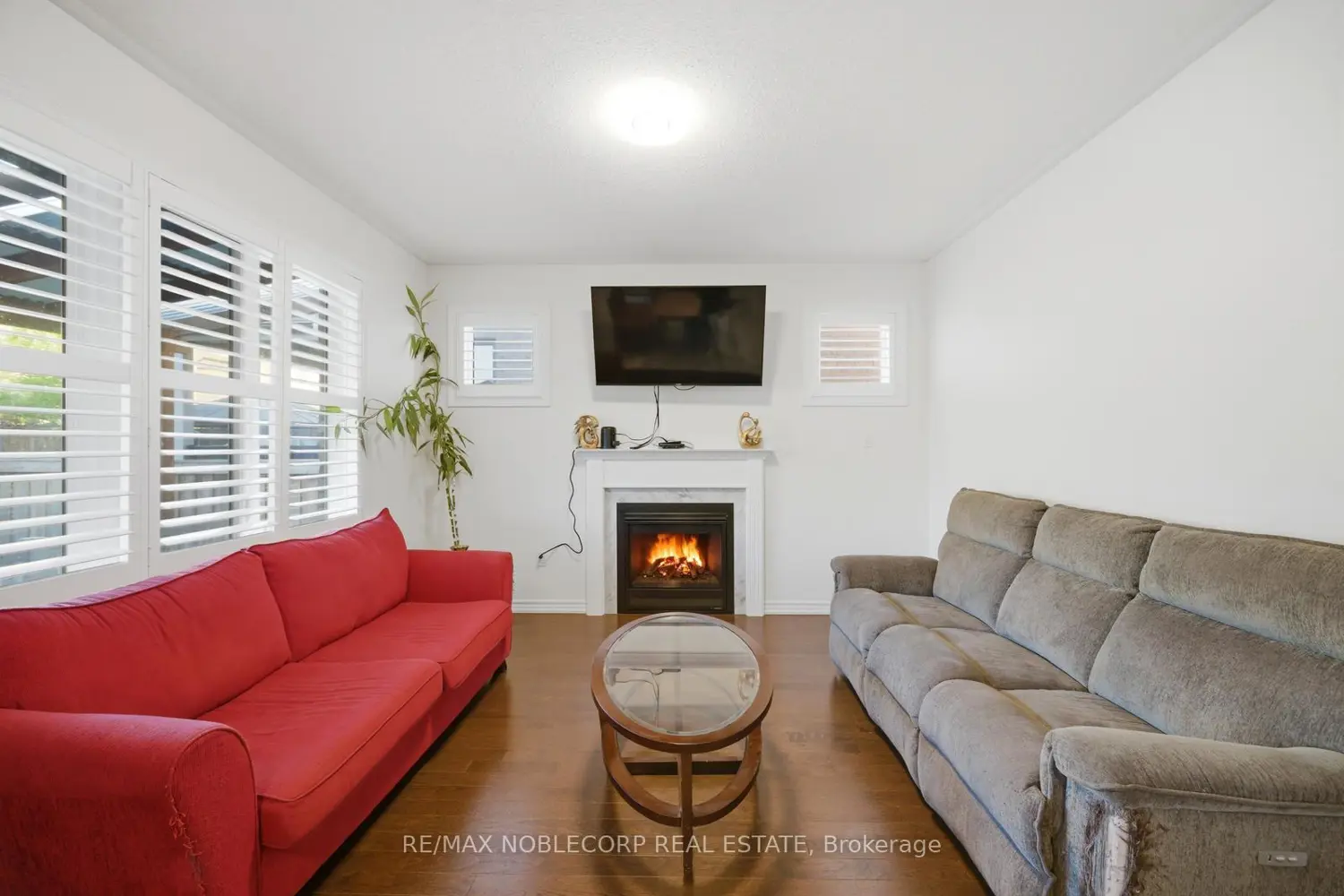 15 Gould Crescent photo 4