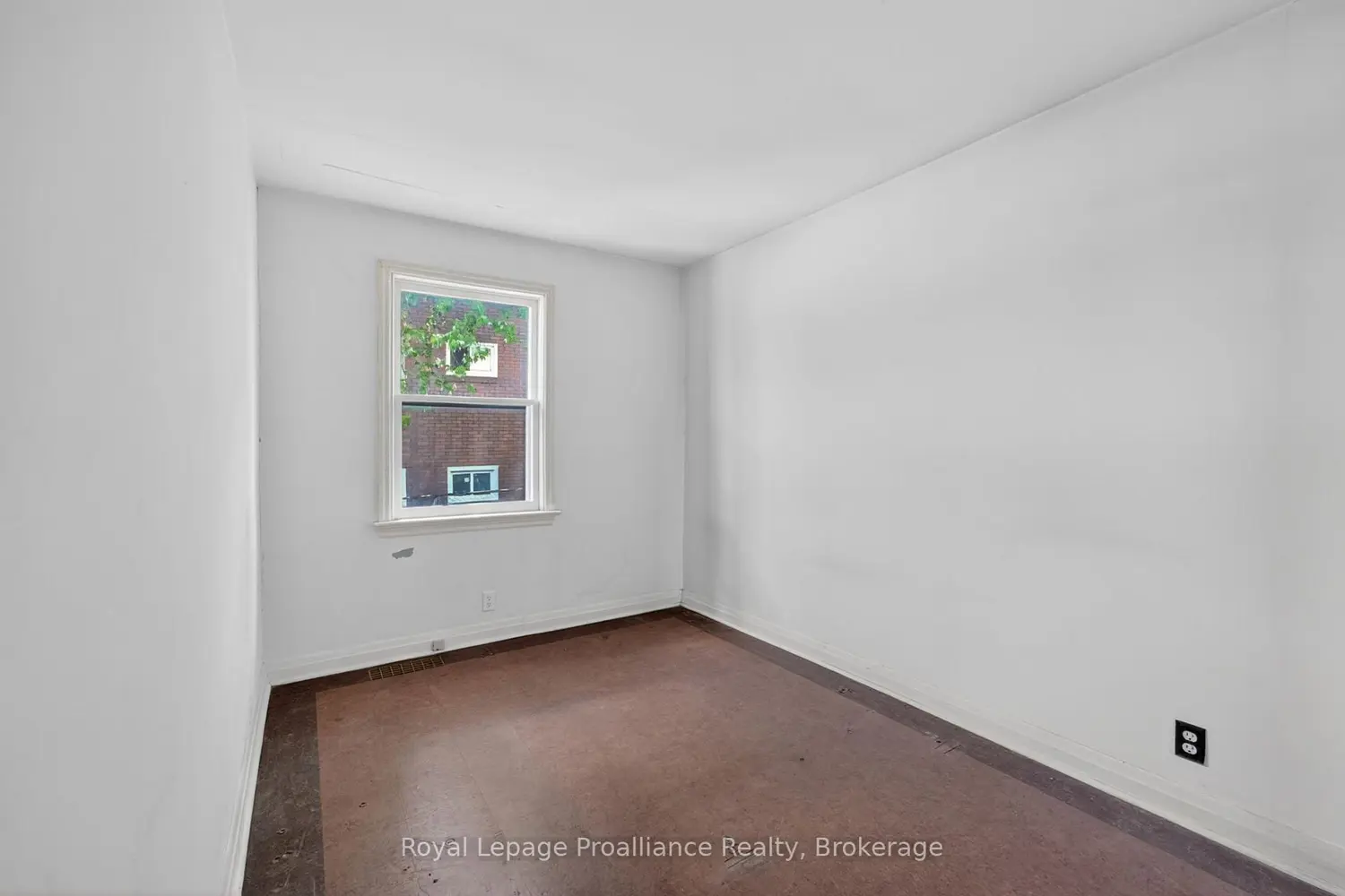 368 Sidney Street photo 4