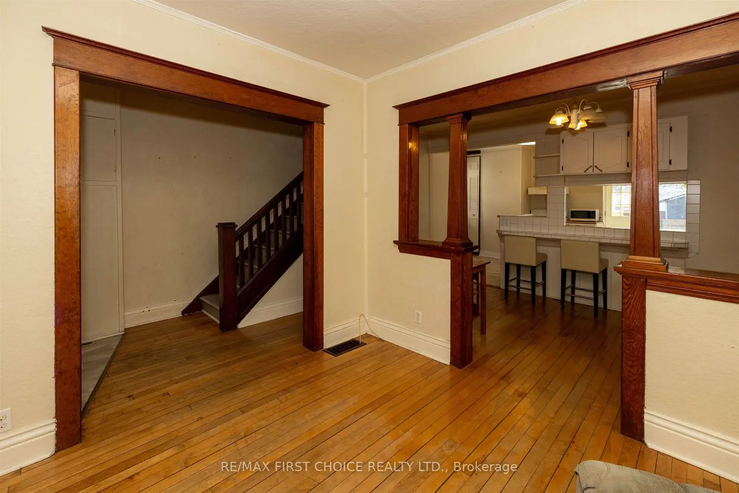 708 Mcleod Street photo 5