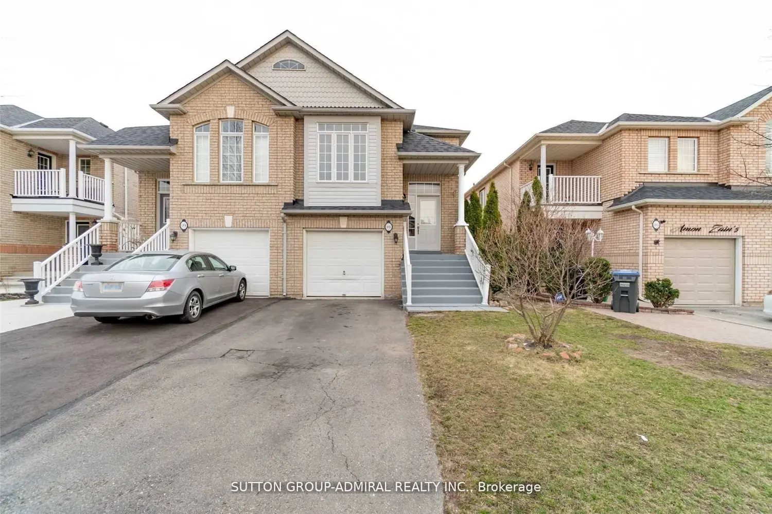 101 River Rock Crescent