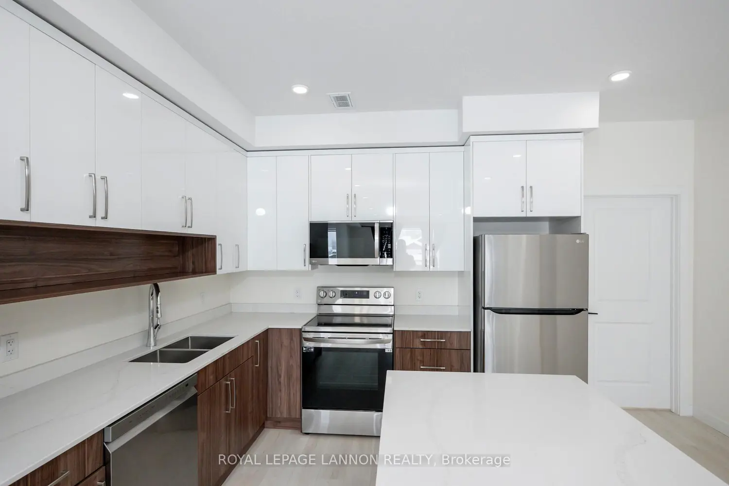 401 Empire Avenue photo 3