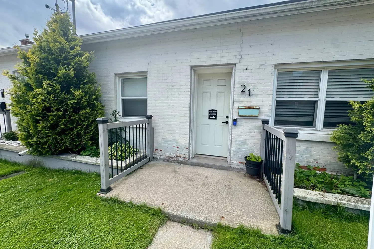 21 Cedar Street photo 2