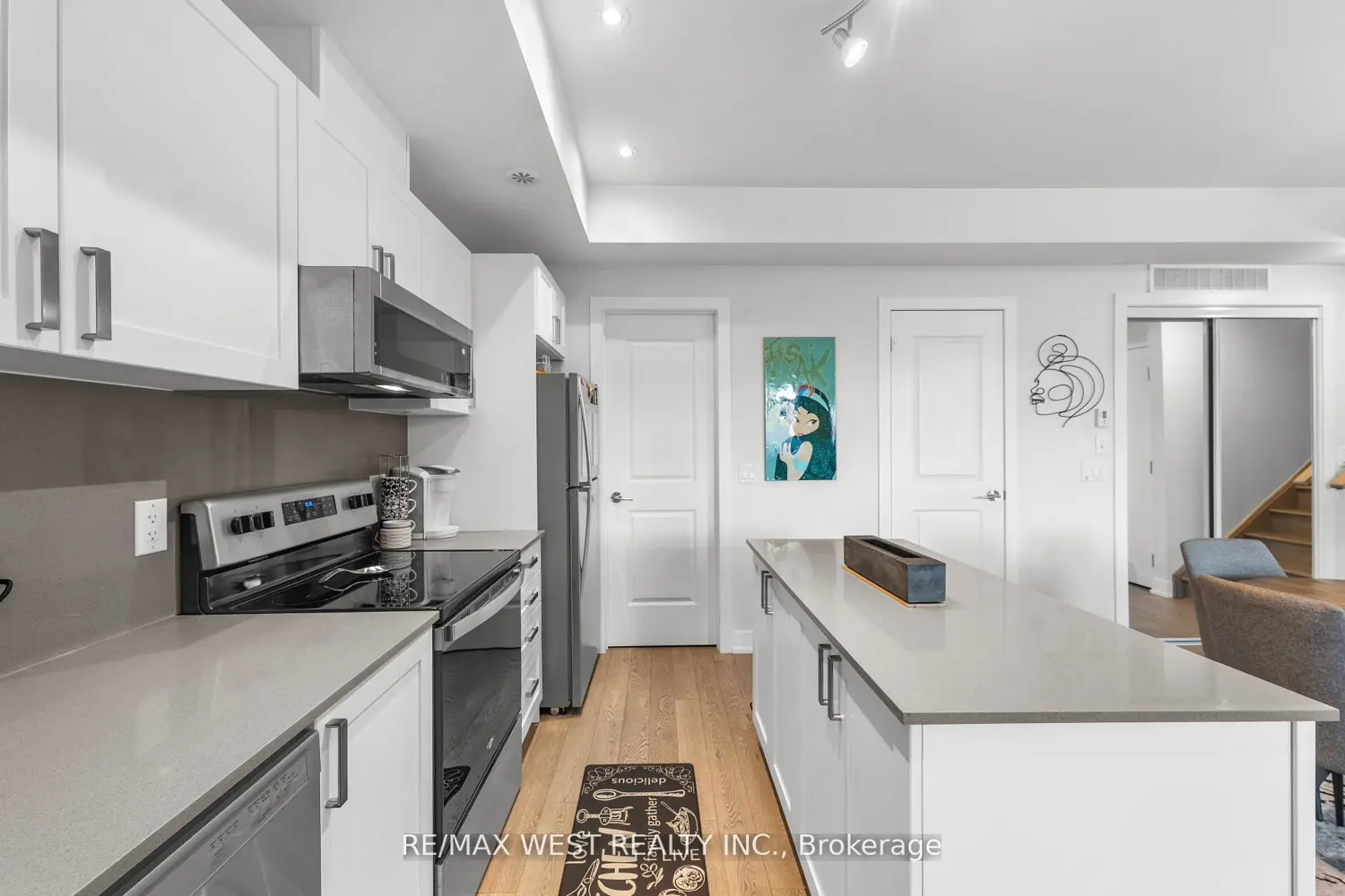 1062 Douglas Mccurdy Common 225 photo 4