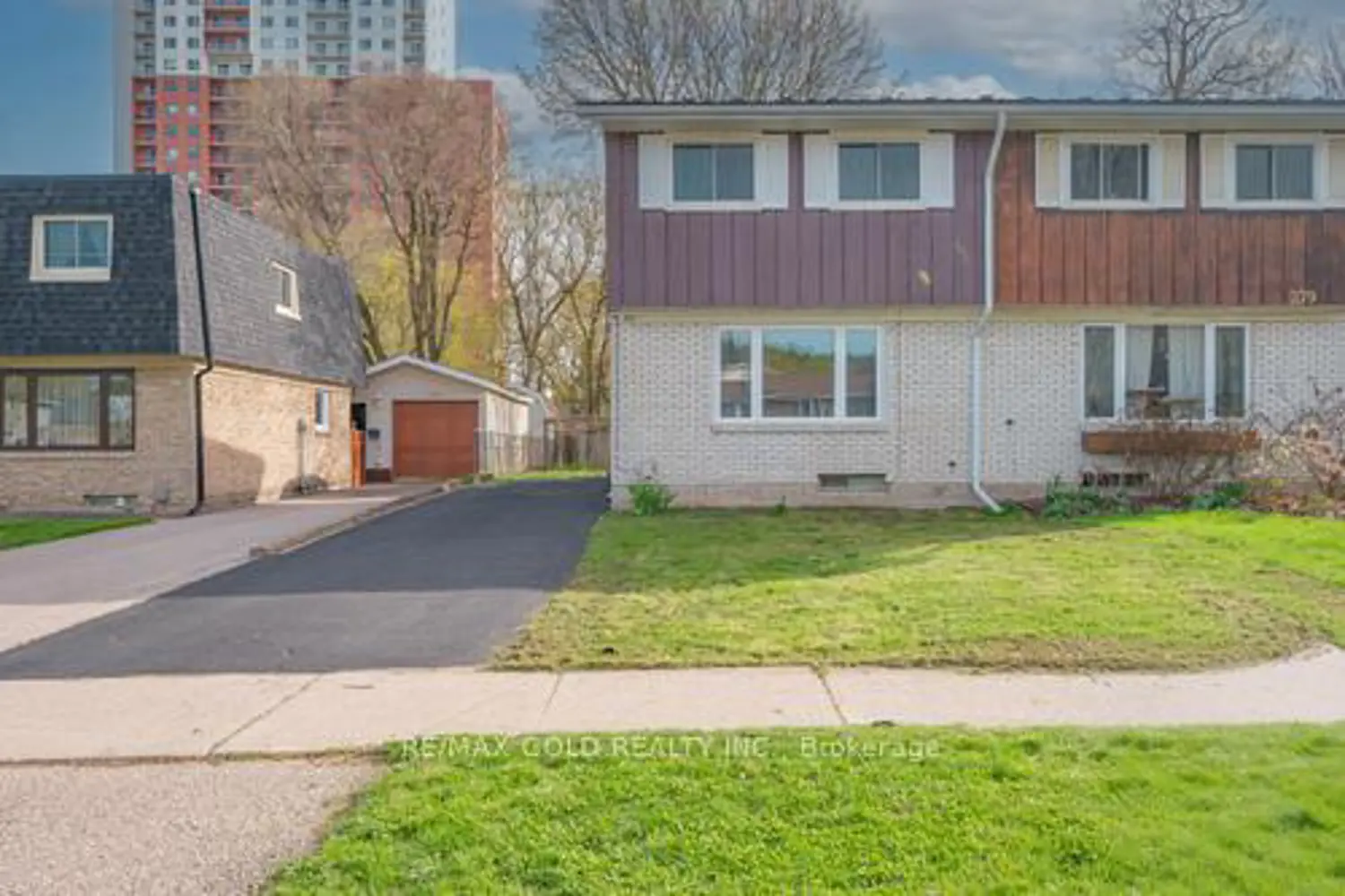 281 Morgan Avenue photo 2