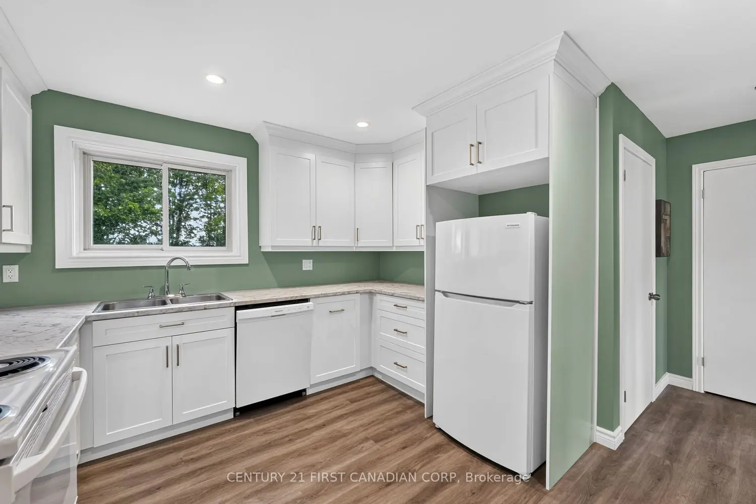 33943 Sunnyridge Road photo 2