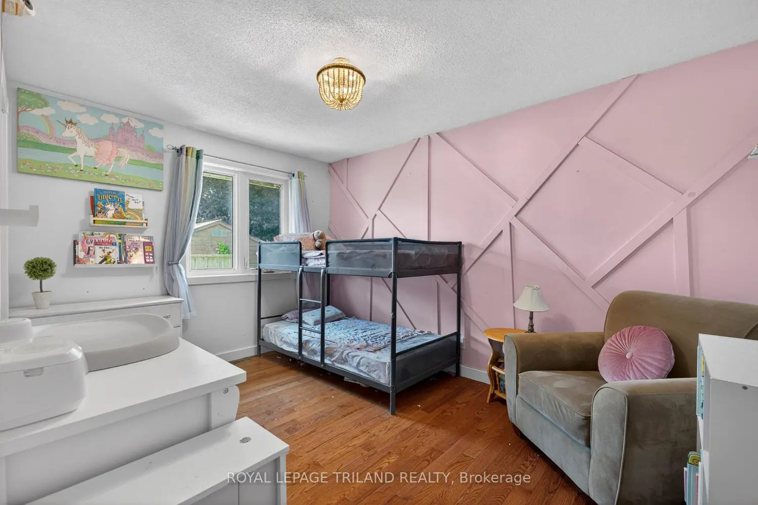 24 Farmington Avenue photo 3
