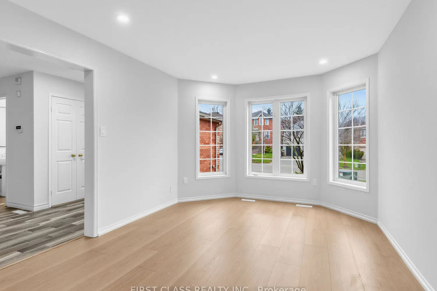 104 Chalmers Drive photo 4