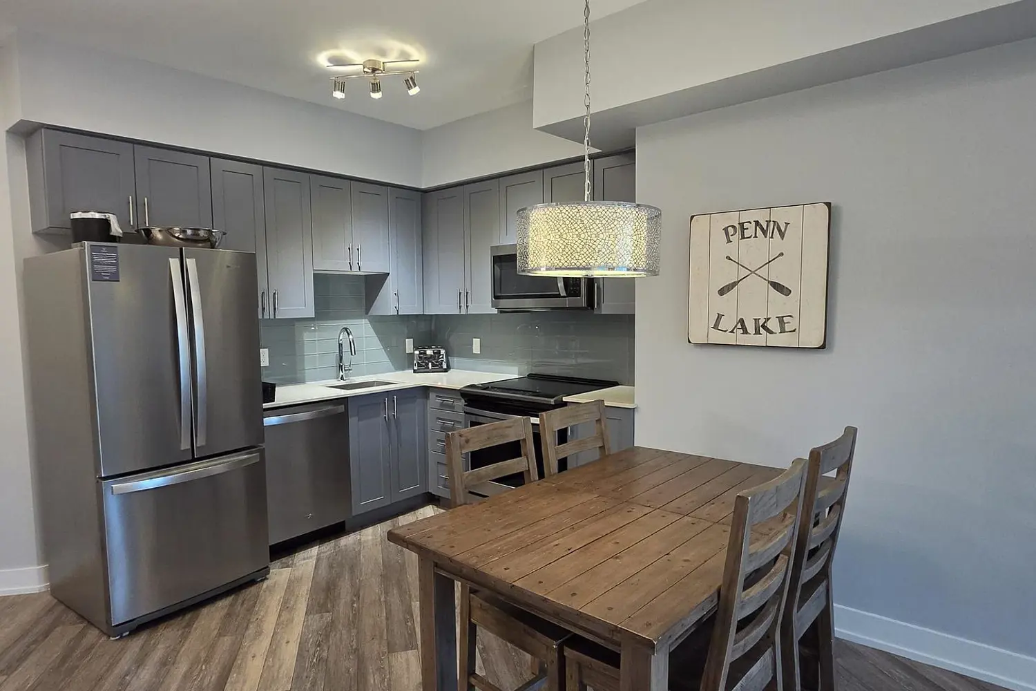25 Pen Lake Point Road 208