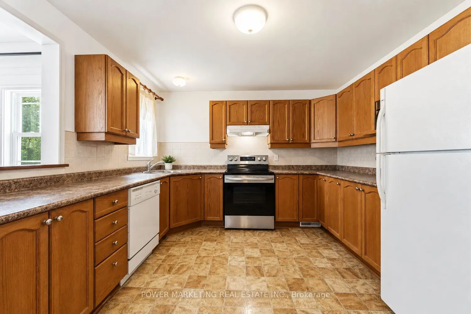 37 Cresthaven Drive photo 5