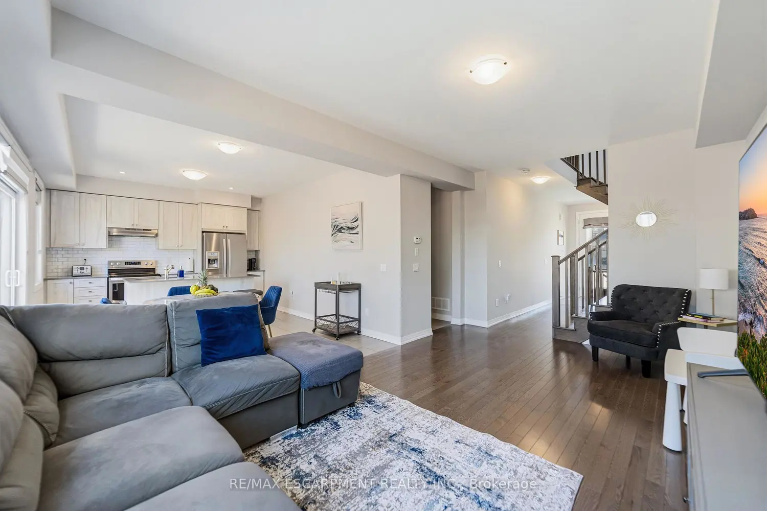 8 Pinnacle Court photo 3
