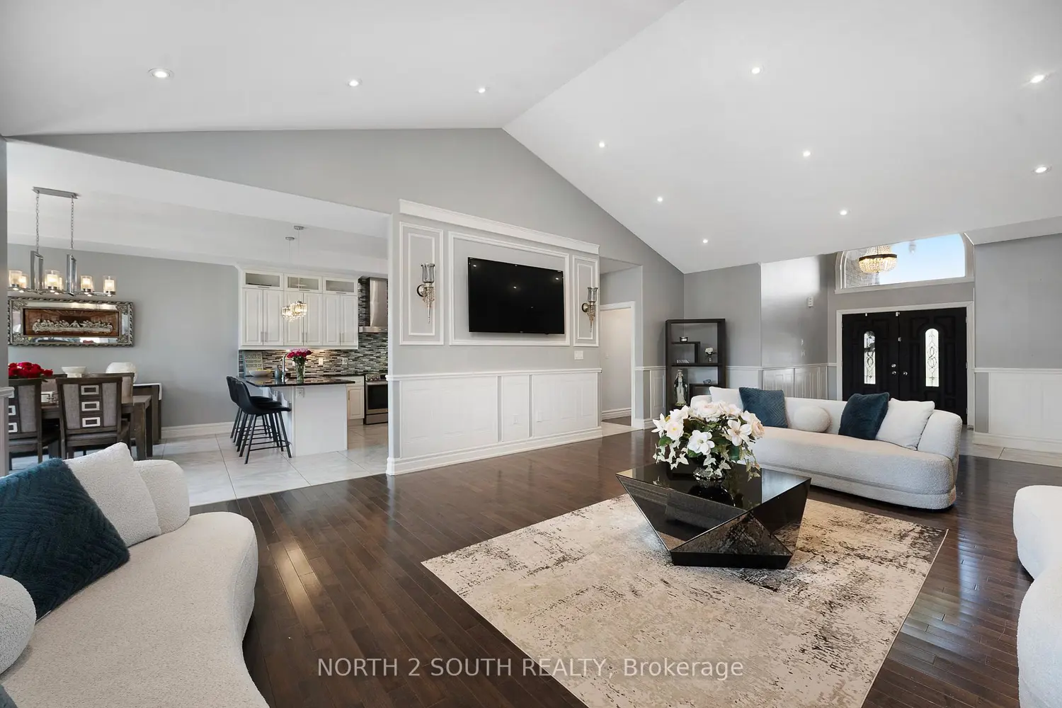 268 Carole Court photo 4