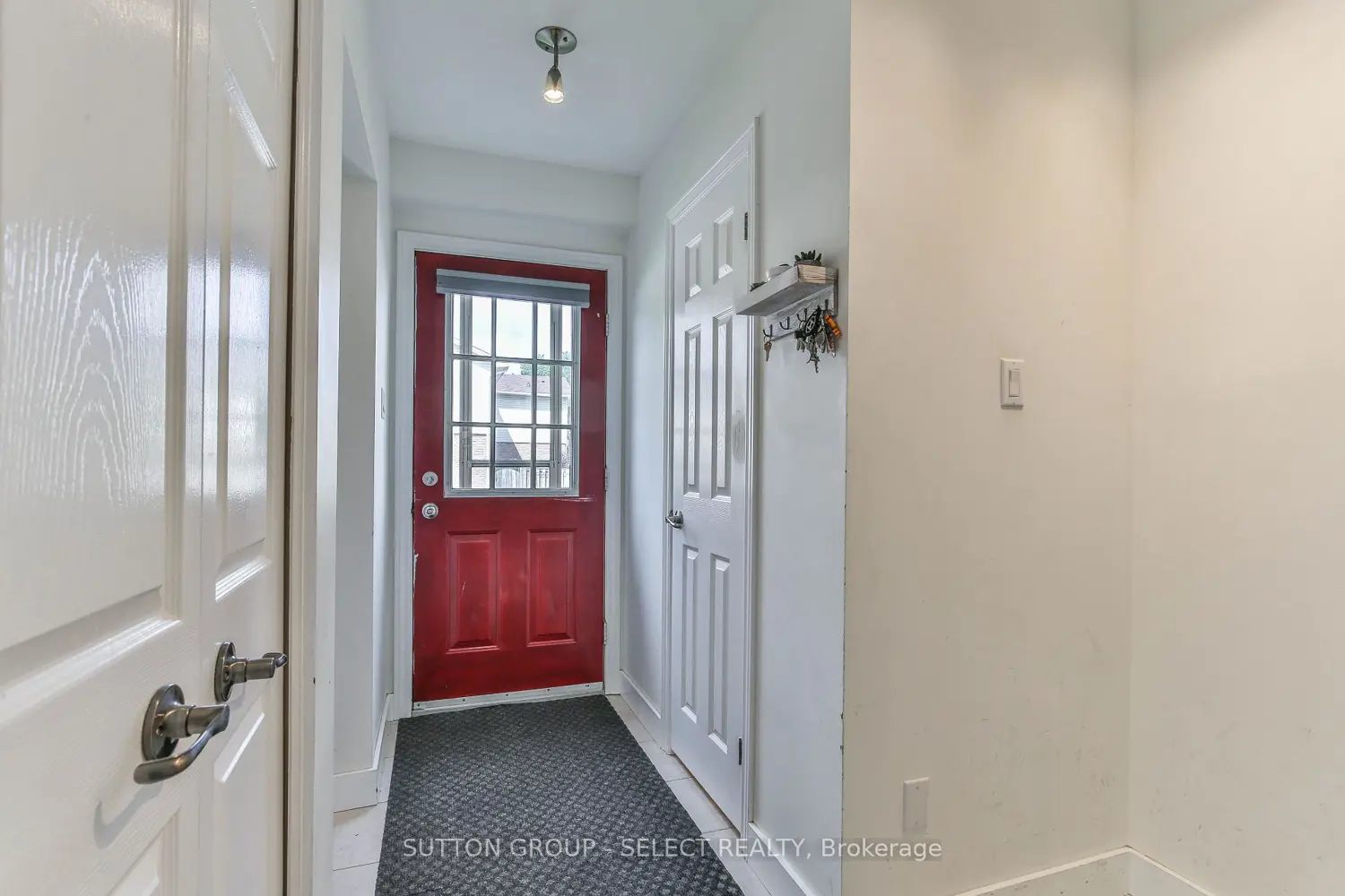 230 Clarke Road 226 photo 2