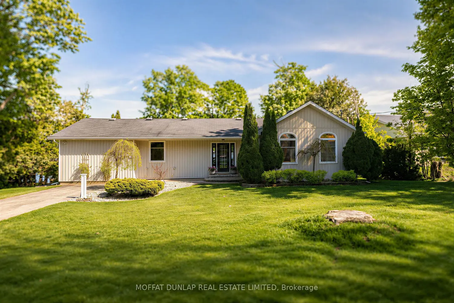 25 Grandview Crescent photo 2