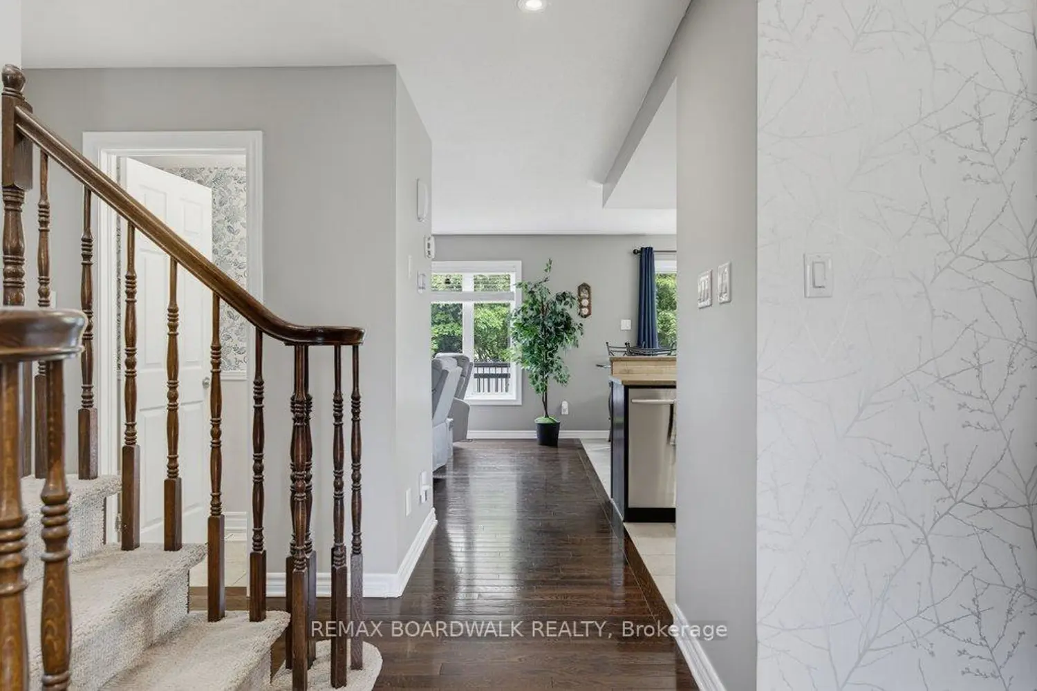 200 Branthaven Street photo 2