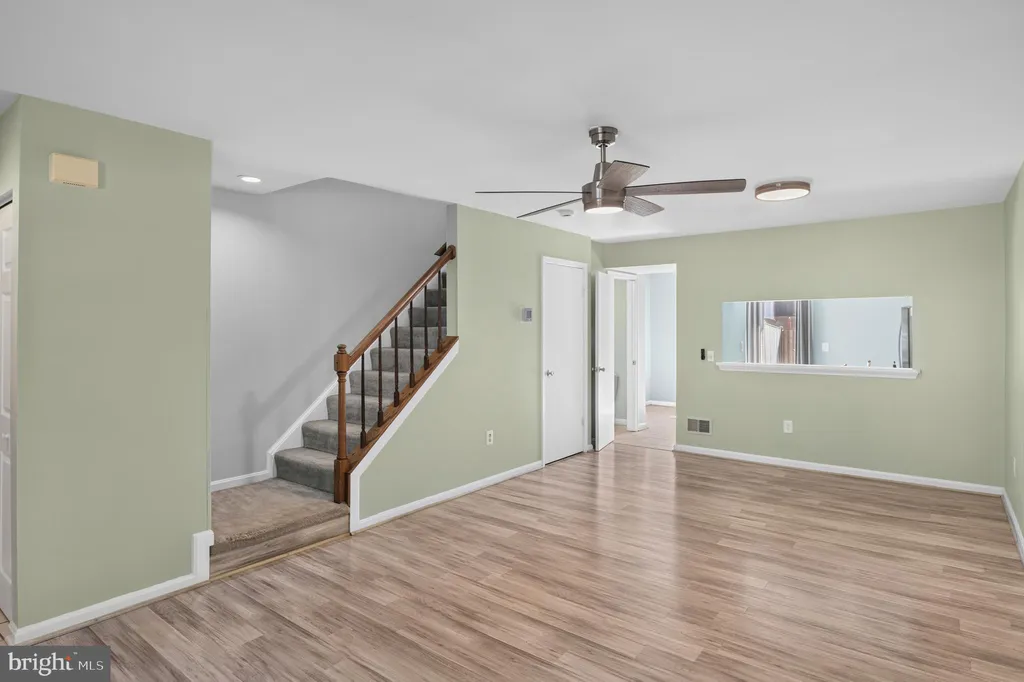 9614 Hingston Dwns, Columbia, MD 21046 photo 4