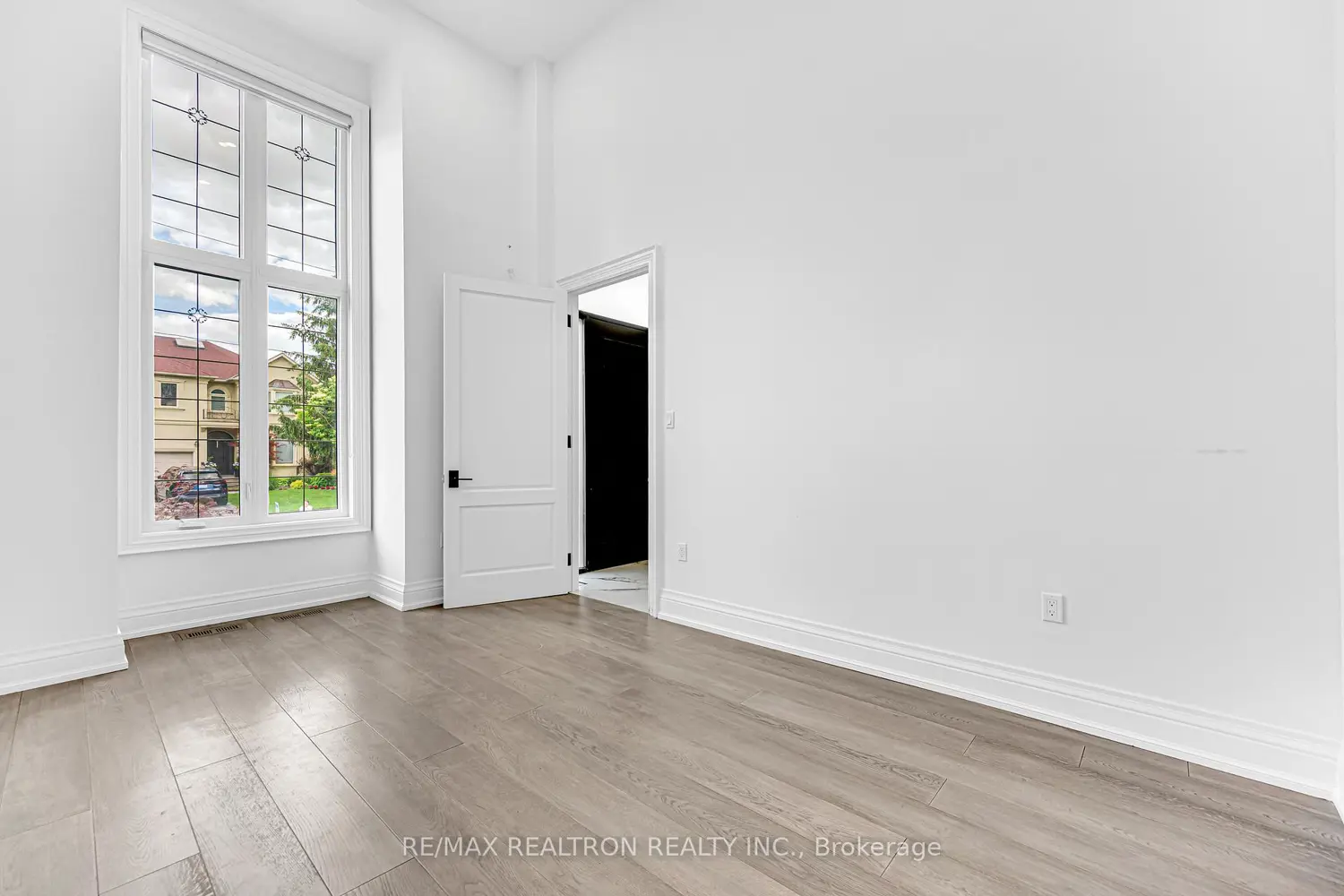 130 Pemberton Avenue photo 3
