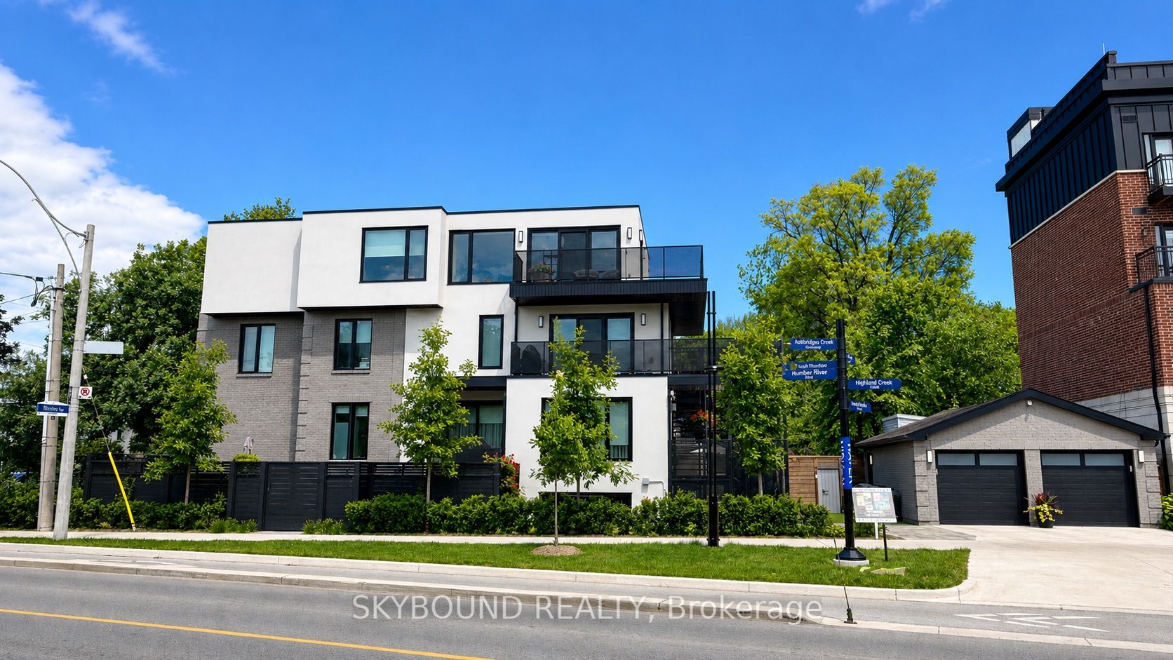 4-109 Rhodes Avenue, Toronto, ON, M4L 3A2