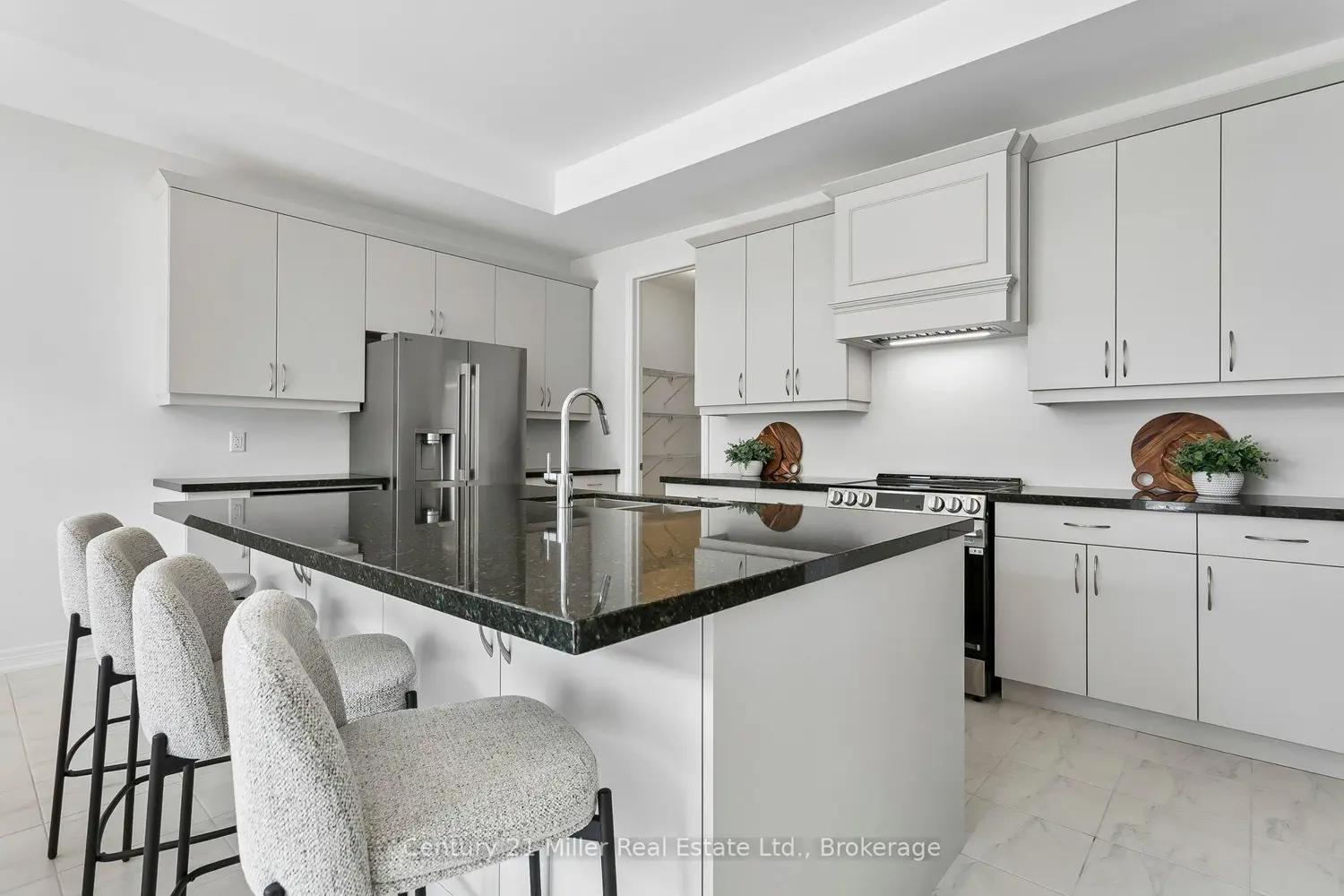 3266 Millicent Avenue photo 4