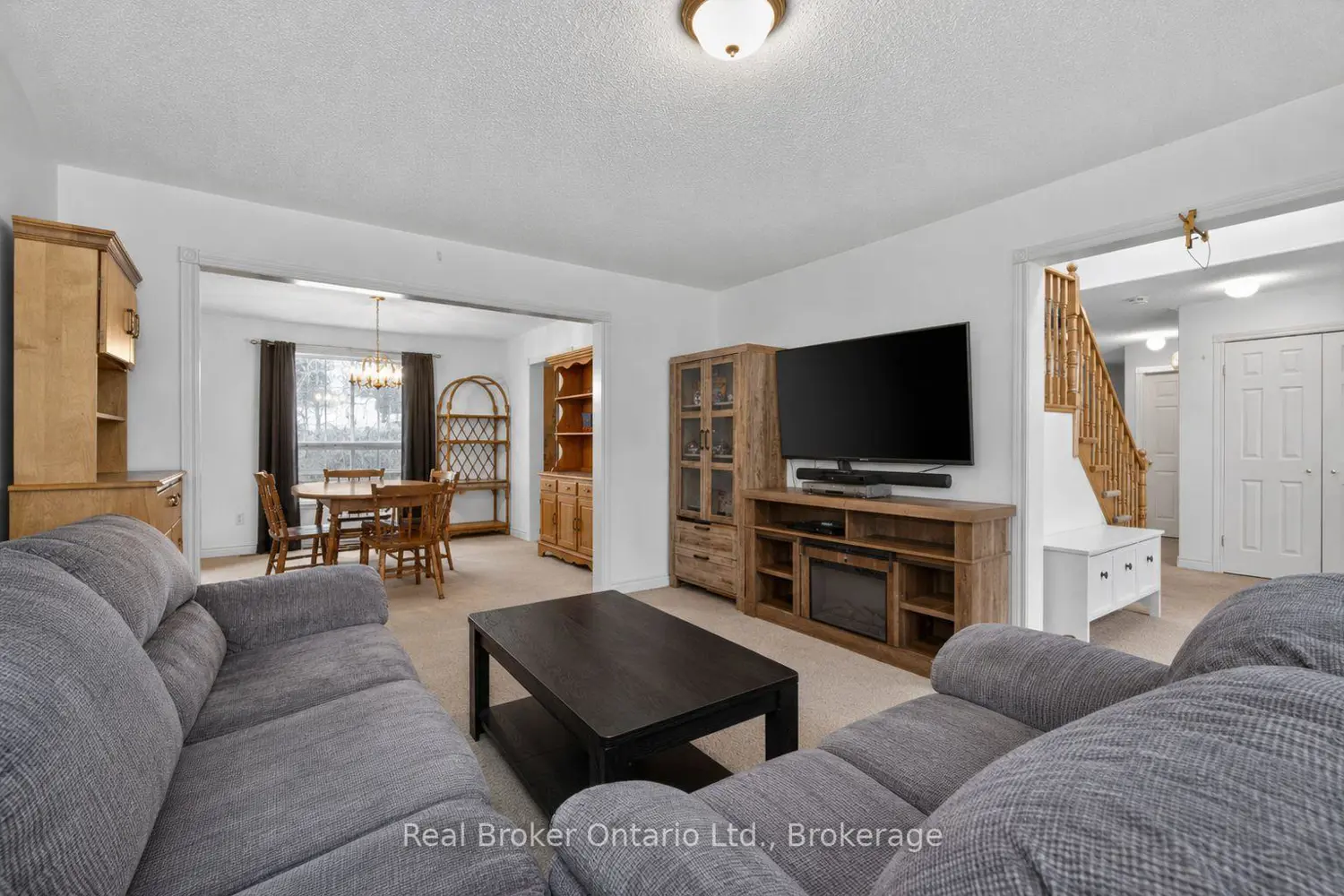 11 Campbell Court photo 2
