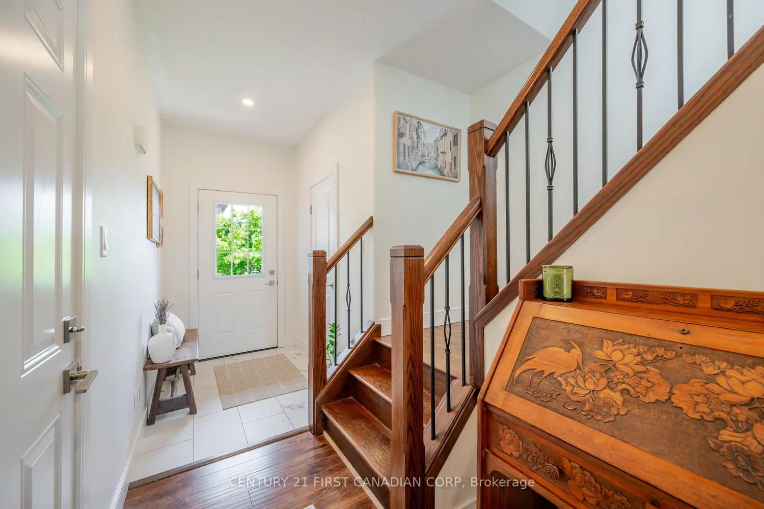 292 Falcon Drive 14 photo 4