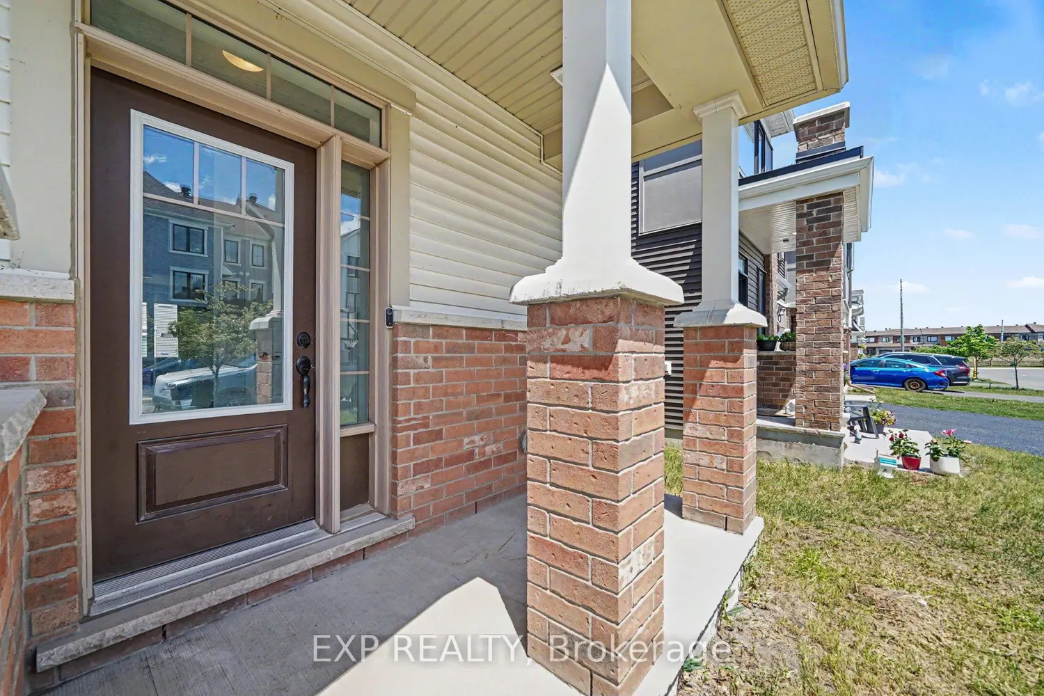 523 Catleaf Row photo 3