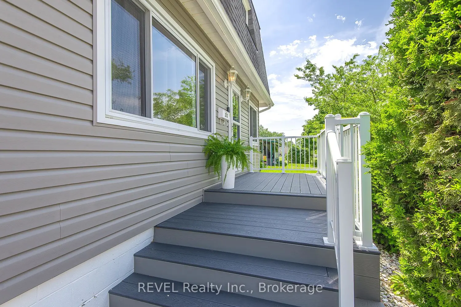 373 Hennepin Avenue photo 2